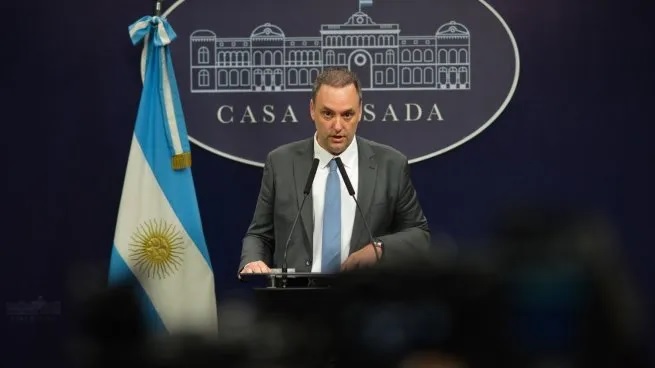 adorni-gabinete.jpg