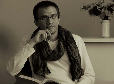 Sergio Lizárraga: «En mi poesía están los claustros y también los mundos»