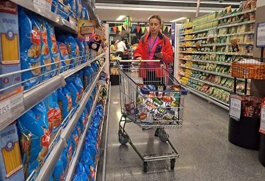 El consumo masivo tuvo un retroceso en noviembre con la caída de las ventas en supermercados