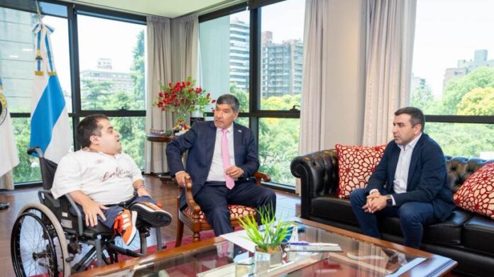 Acevedo-recibio-a-Javier-Perez-y-acompanara-la-gestion-para.jpeg
