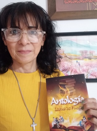 La «Antología Letras de Fuego» llegó a Jujuy de la mano de Nancy Olivera
