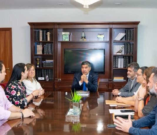 El Vicegobernador recibió a representantes de la Orquesta Estable de Tucumán