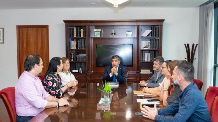 El-Vicegobernador-recibio-a-representantes-de-la-Orquesta-Estable-de.jpeg