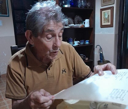 Un té endulzado con letras y nostalgia en Libertador San Martín con Francisco Romano Pérez
