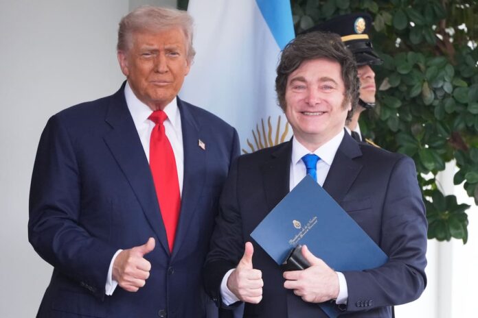 donald-trump-y-javier-milei-en-la-casa-blanca-el-HV3KF6W6LNA7LKFXQ7MSZGKTFA.jpg
