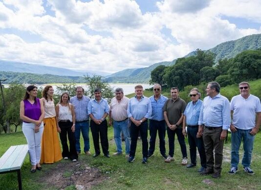 Acevedo y Amaya inauguraron una oficina de información turística en Escaba