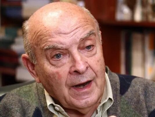 Cavallo pidió avanzar hacia «la convertibilidad del peso» y eliminar la «represión financiera»