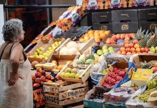 Los alimentos sostienen su ritmo de aumentos y se proyecta inflación por encima del 2% en enero