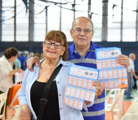 Tucumán inicia la entrega del Boleto Gratuito para Jubilados
