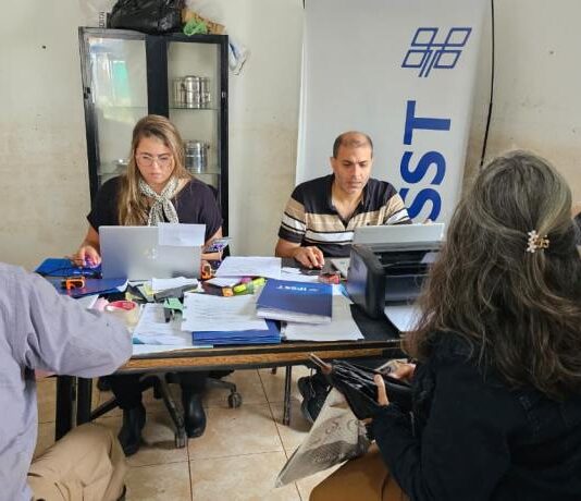 Operativo del IPSST en La Madrid para acompañar a afiliados afectados por las inundaciones