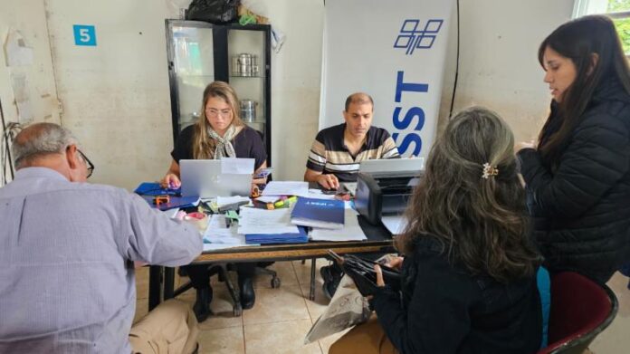 Operativo-del-IPSST-en-La-Madrid-para-acompanar-a-afiliados.jpg