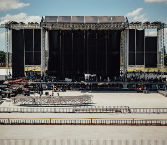 Un ovni de 6 toneladas y una pasarela gigante: el show de Tini que revolucionará el norte argentino