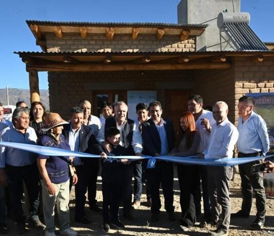 Jaldo entregó 24 viviendas en Amaicha del Valle