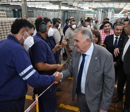 Jaldo inauguró nuevas tecnologías en la textil Santista Argentina en Famaillá