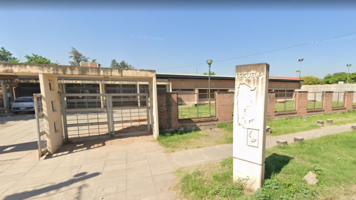 Un alumno fue detenido con un arma en una escuela