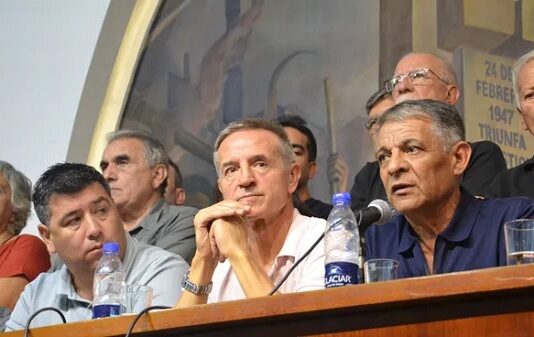 La CGT anunció una marcha a Plaza de Mayo y denunció que el Gobierno pone un techo a las paritarias