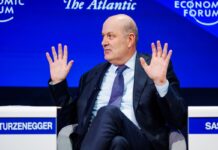 Sturzenegger habló del conflicto en el SMN y dijo que se destinan “millones de dólares” al pago de sueldos