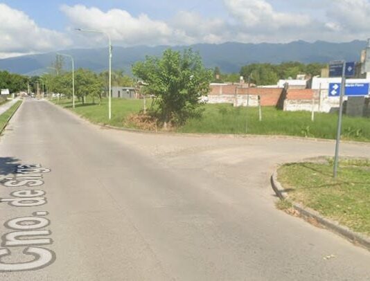 Una pareja armada asaltó a una adolescente y les dictaron la privación de la libertad tras robarle la motocicleta