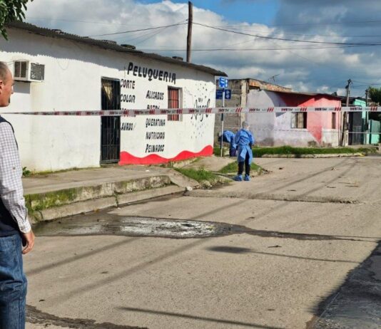 murió un hombre tras recibir cuatro disparos