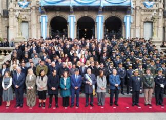 Jaldo presidió los actos por un nuevo aniversario de la Revolución de Mayo