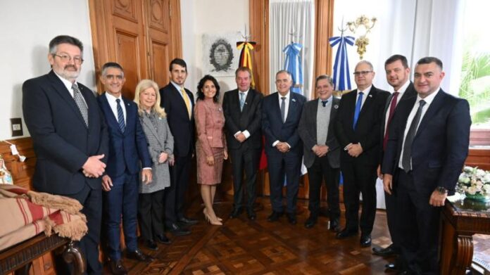 Jaldo-recibio-a-los-embajadores-de-Alemania-e-Israel-en.jpeg