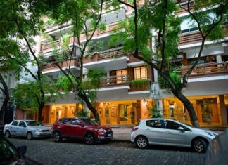 Manuel Adorni gastó $14 millones en muebles para el departamento de Caballito