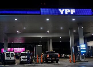 YPF aumentó el precio de los combustibles y lo mantendrá estable por 45 días