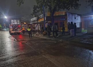 Se produjo un incendio en un local de comidas de avenida Colón al 1.200