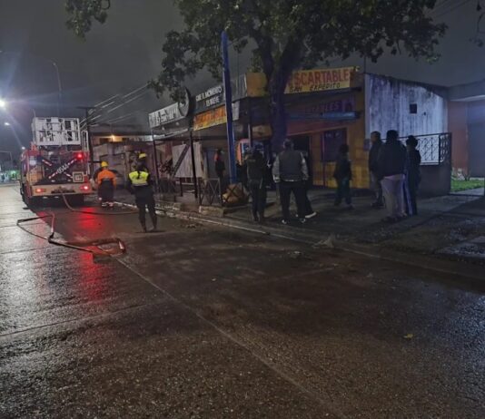 Se produjo un incendio en un local de comidas de avenida Colón al 1.200