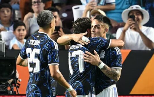 Sin Messi, la selección argentina venció 2-0 a Honduras