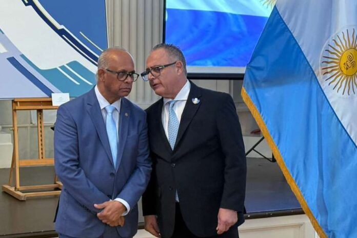 el-secretario-general-de-la-oea-albert-ramdin-y-OJJOGQ35WNFRPLAWUZJWG5JOGQ.jpeg
