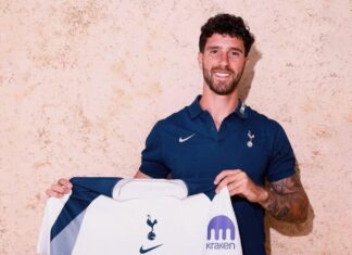 Marcos Senesi fue presentado en el Tottenham