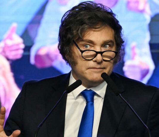 Minuto a minuto. Javier Milei y sus medidas: la explicación de Adorni y las repercusiones en la oposición