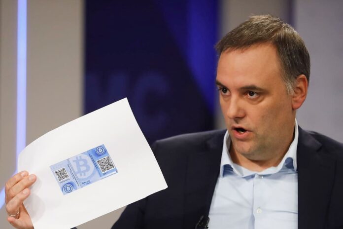 manuel-adorni-exhibe-la-fotocopia-de-una-ZVQIHQWBJ5HQBIDVAFCYORWWQY.JPG
