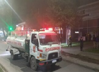 Bomberos sofocaron un incendio en un local de Av. Aconquija al 700
