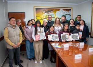 reconocimiento a alumnos que participaron de «Trascender el Origen»