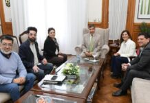 Acevedo recibió a los organizadores de la Bienal de Fotografía Documental