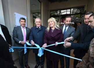 Con 20 locales y nuevos espacios gastronómicos, reabrió el Mercado de la Ciudad