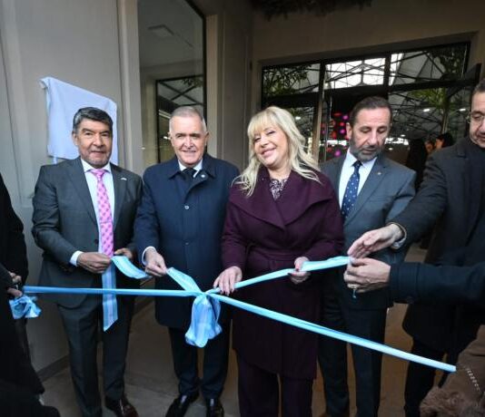 Con 20 locales y nuevos espacios gastronómicos, reabrió el Mercado de la Ciudad