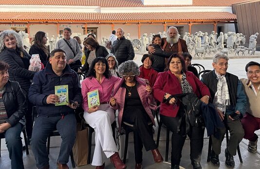 Exitosa presentación de «Dos docenas con yapa» de Nancy Olivera en la Feria del Libro de Jujuy