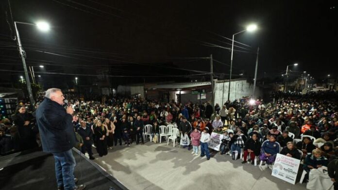 El-Gobernador-inauguro-obras-de-infraestructura-en-el-B°-25.jpeg
