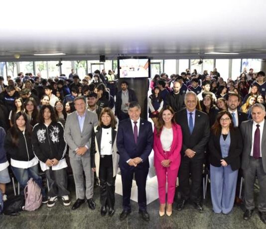 Firmaron convenios para llevar el Digesto Jurídico y un videojuego educativo a las escuelas