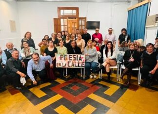 Poesía en la Calle copó de literatura y música la sede del Partido Justicialista santiagueño