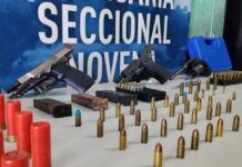 Secuestraron armas de fuego y demoraron a siete personas
