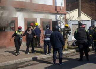 Incendio en Banda del Río Salí: cuatro personas fueron hospitalizadas