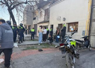 un hombre mató a su hijo de ocho años y luego se quitó la vida