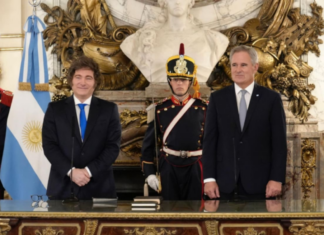 El Gobierno cuestionó la decisión de Brasil de reducir el nivel de su representación diplomática en la Argentina