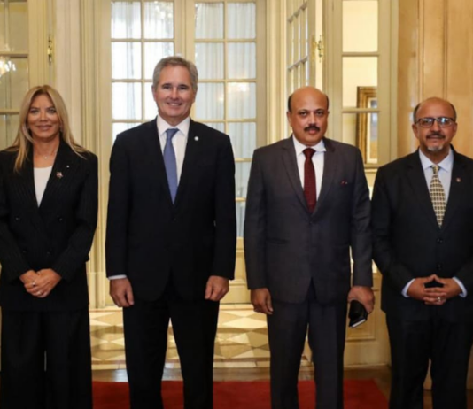 "Vamos a promover nuevas inversiones". Quirno se reunió con el secretario de Comercio de India