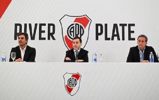 el presidente de River le echo la culpa de la crisis a los arbitrajes