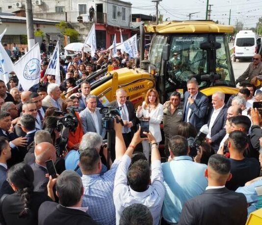 Las Talitas celebró 34 años de municipalización con obras y maquinaria